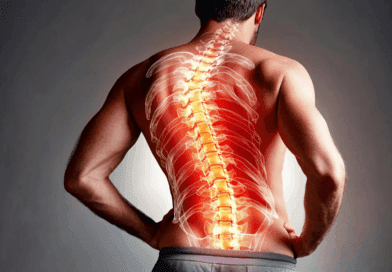 Midcent: Illustration av en mans rygg med fokus på ryggraden, visualiserar muskulär och skeletär hälsa med betoning på smärta och biomekanik. Perfekt för artiklar om ryggvärk och ryggstöd. Hälsa.