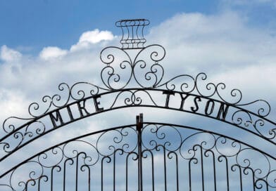 Mike Tyson vs. Jake Paul – En Livsfarlig Gubbe mot en Youtube Pajas!