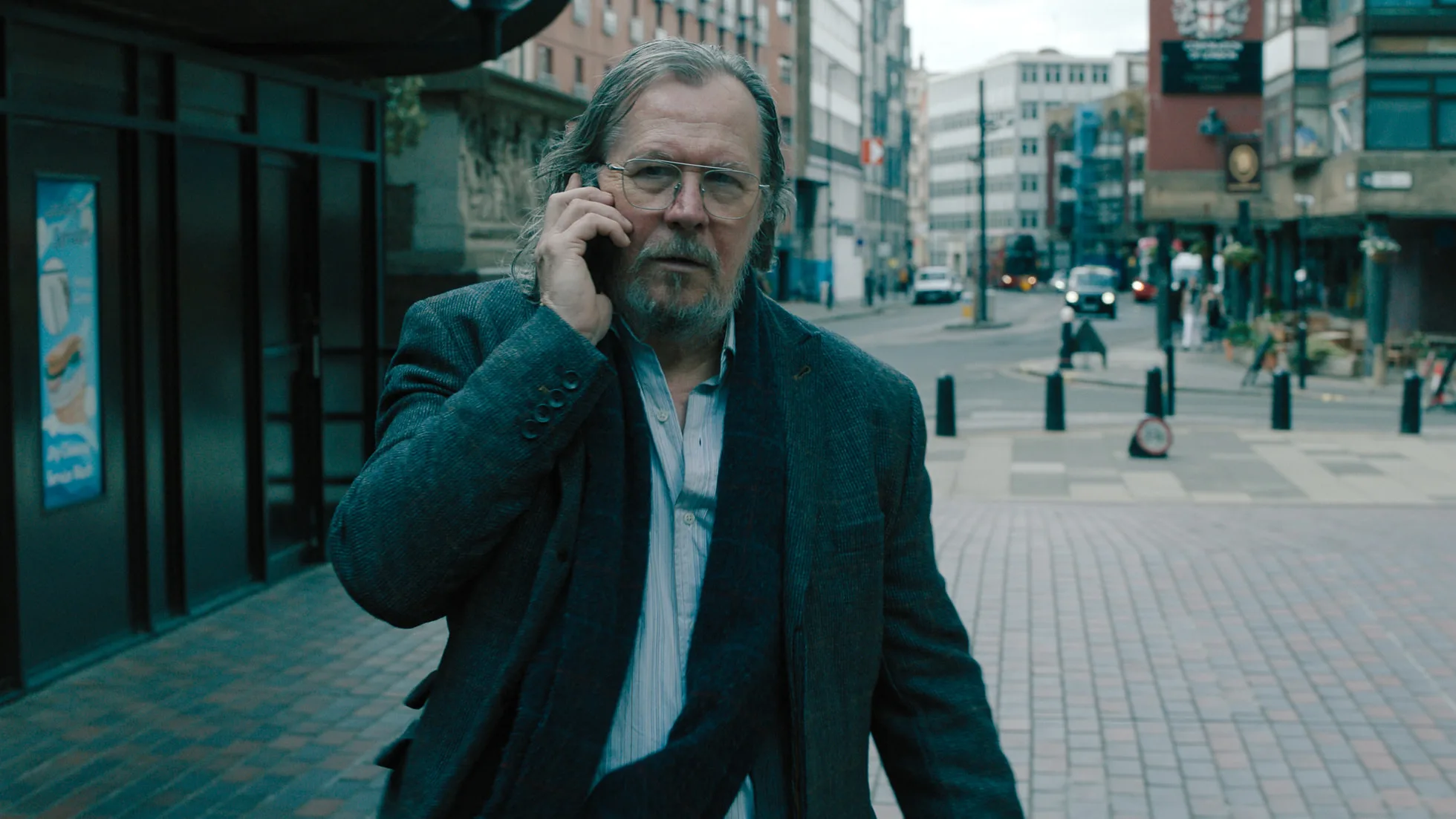 Slow Horses: Brittiskt spiontrams med Gary Oldman i toppform