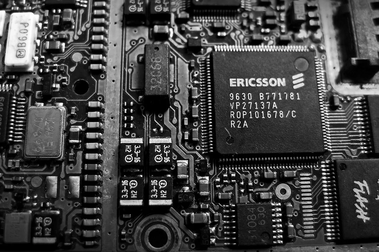 circuit, electronics, cpu, old, black and white, white, electric, black, technology, communication, phone, mobile phone, ericsson, gray technology, gray phone, gray mobile, gray community, gray communication, gray smartphone, gray telephone, cpu, ericsson, ericsson, ericsson, ericsson, ericsson