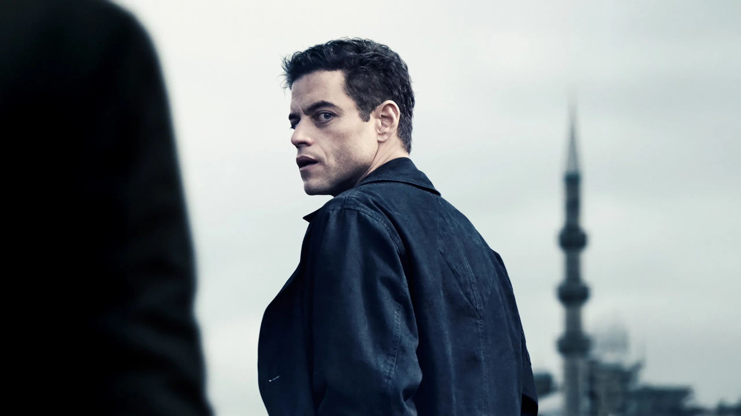 the-amateur-recension Content