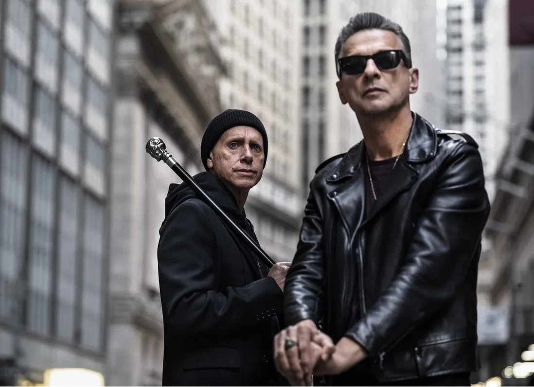 Midcent, Underhållning.