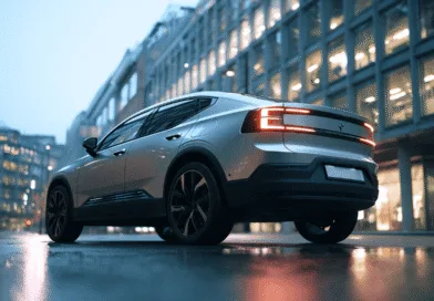 Midcent presenterar en elegant stadsbil med modern design och innovativ belysning, perfekt för urbana miljöer och framtidens mobilitet. Upplev en kombination av stil och teknik i en dynamisk stadsmiljö. Kategori: Teknik.