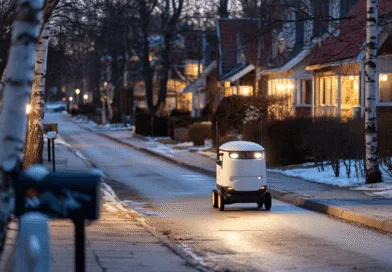 Midcent presenterar innovativ leveransrobot som navigerar genom snöig bostadsgata i skymningen. Effektivt automatisk system för framtidens transportlösningar, anpassat för moderna urbanmiljöer. Robust och intelligent teknik för högeffektiv pakethantering. Perfekt för stadslogistik.